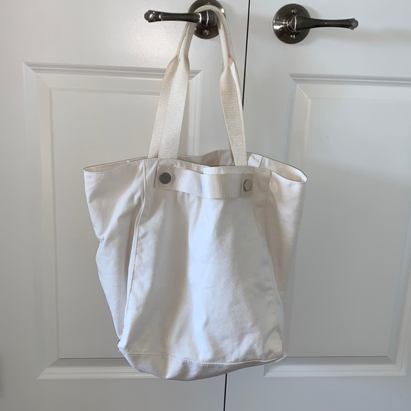 Lululemon tote